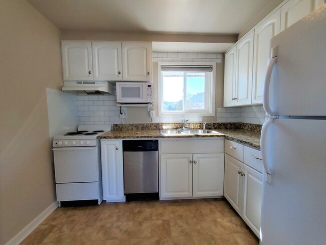 Photo - Adorable Second Floor Condo