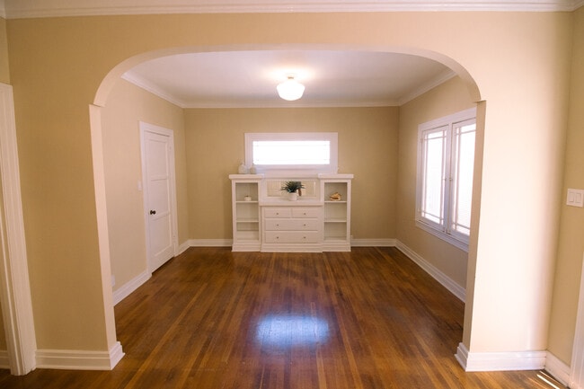 Comedor - 233 Avenue E Unidad B