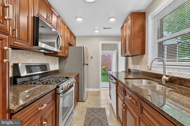 Photo - 1813 Florin St