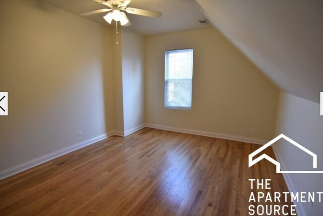Photo - 3234 N Clark St Unit 2