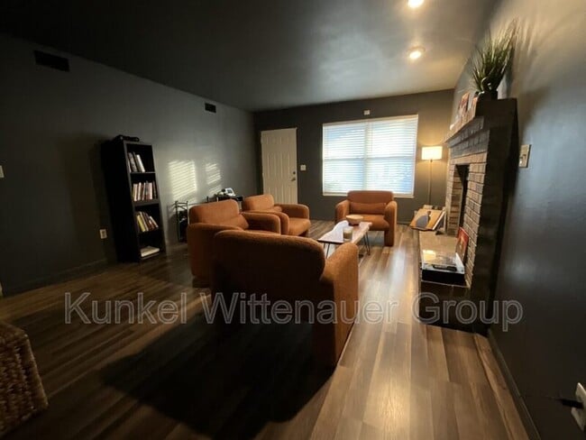 Photo - 1935 Chevy Dr