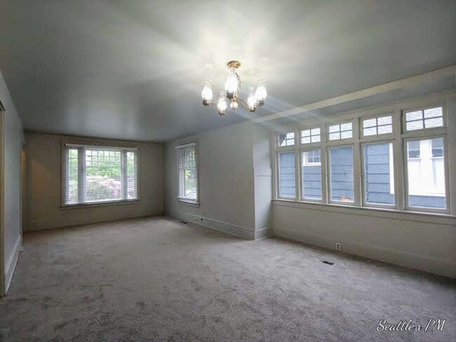 Photo - 843 NE 56th St