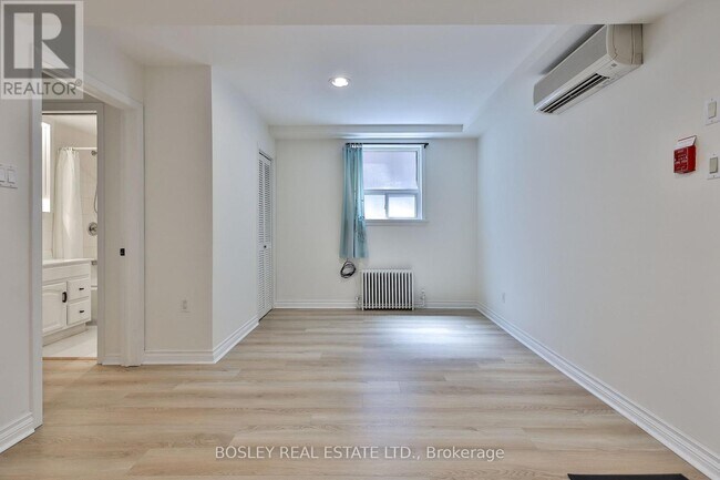 Photo - 144 Evelyn Ave