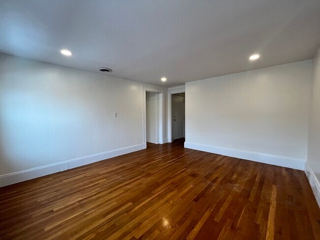 Photo - 59 W Seventh St Unit 2