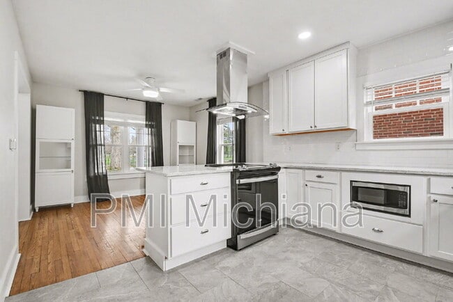 Photo - 314 E Angela Blvd