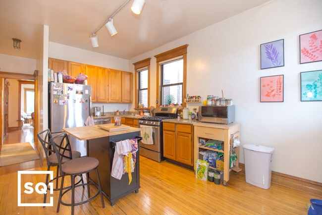 Photo - 1224 W Eddy St Unidad 2