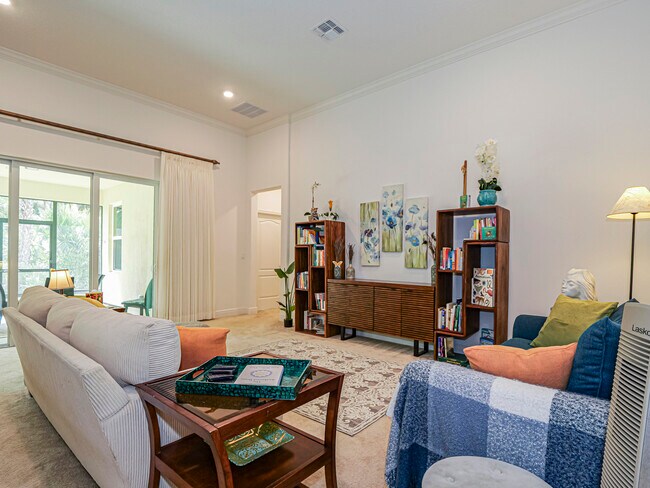 Photo - 5945 Buttonwood Sq