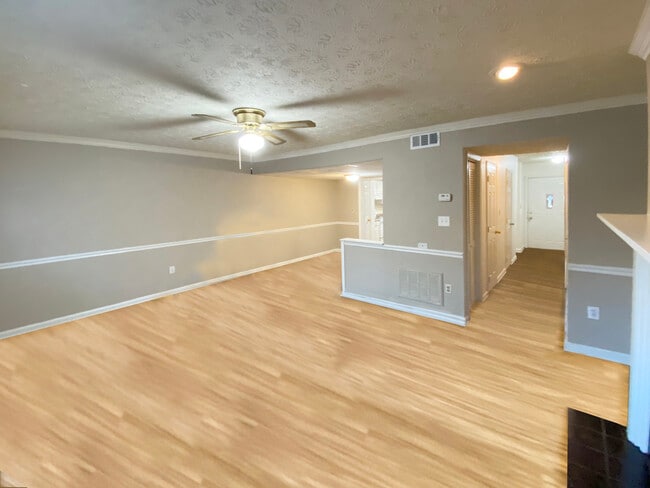 Photo - 1905 S Milledge Ave Unit Apt 4