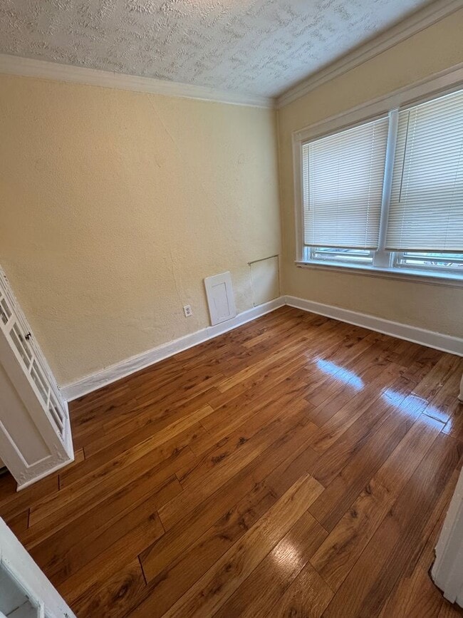 Photo - Whitestone Manor Apartments