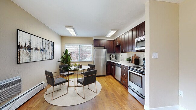 Photo - Steele Manor Apartments