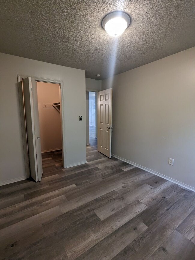 Photo - Upstairs 2 Bedroom Apartment - Remodeled May 2023 Unit 2915 Leeway Dr Apt A