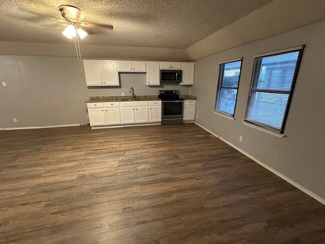 Photo - 211 W Huff Ave Unit #B