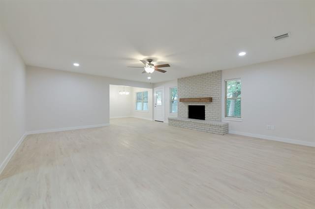 Photo - 2717 Meadow Green