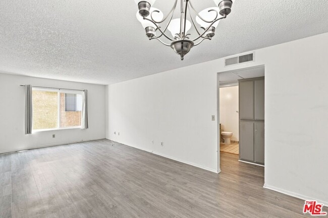 Building Photo - 3600 Bagley Ave Unit 102