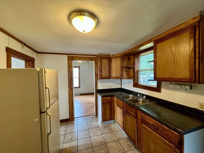 Building Photo - 1419 Upland Ave Unit Lower(A) Rental