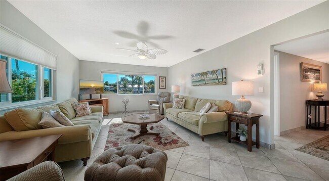 2657 Riverbluff Pkwy