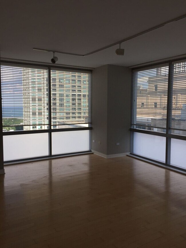 Photo - 8 E Randolph St Unidad 1804