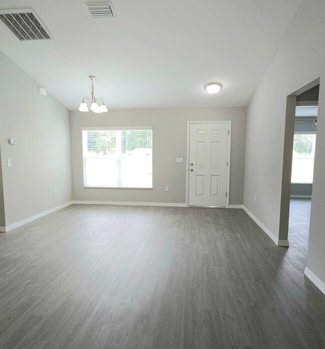 Photo - 440 Locust Rd