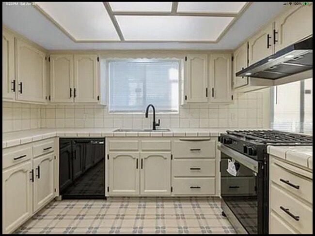 Photo - 2342 S Sowell St