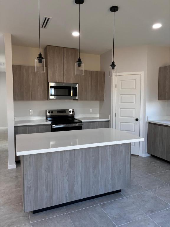 Photo - 608 N Alexandrite Ave