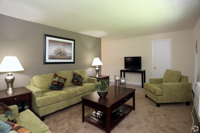 Photo - Laurel Manor Apartments