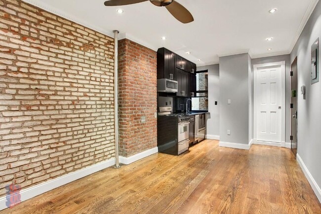 Photo - 436 W 52nd St Unit 13E
