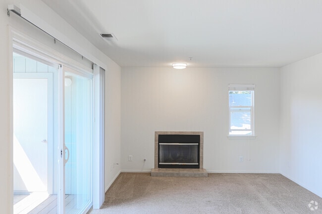 3BR, 2BA - 1200 SF