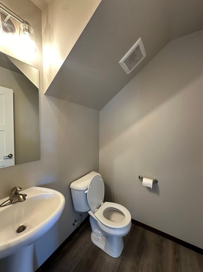 Photo - Amazing 3 Bedroom 2.5 Bath Duplex!