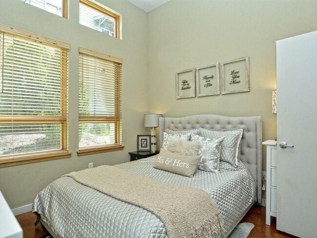 Photo - 1601 E 5th St. Unit 112