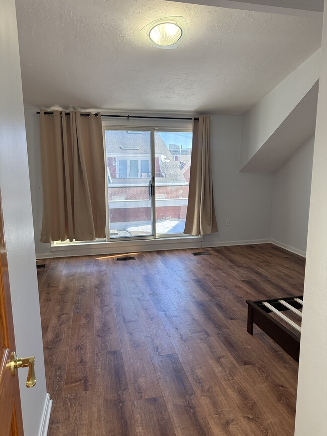 Building Photo - 166 Quincy Shore Dr Unit 107