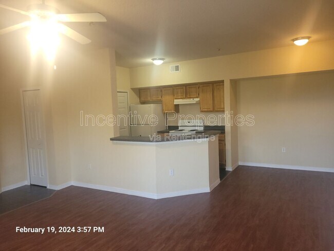 Photo - 6071 Westgate Dr Unit 323