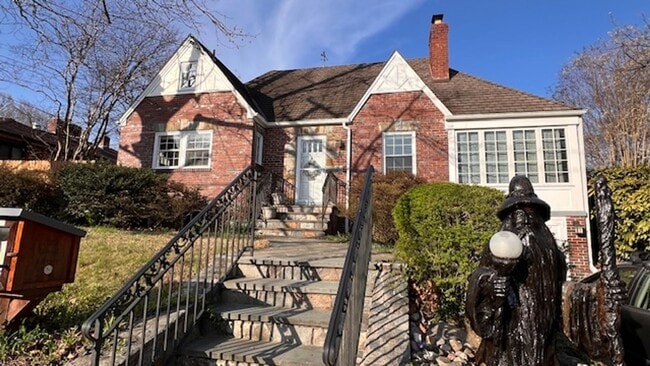 Building Photo - Beautifully Updated Furnished Home in Silver Spring