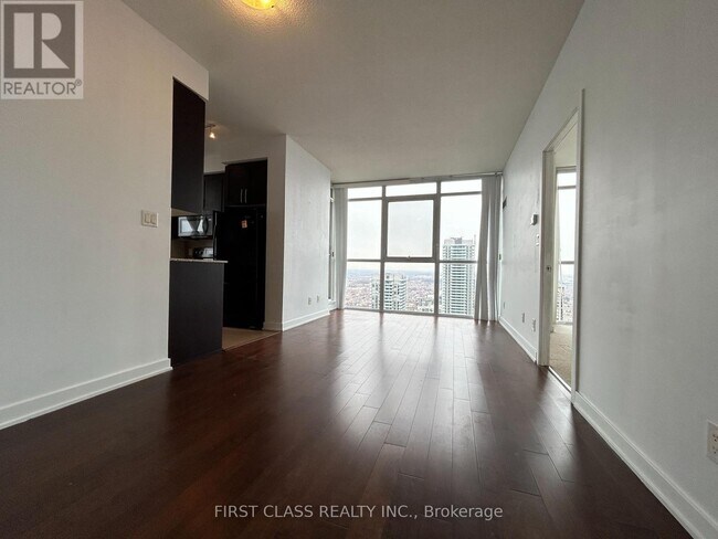 Photo - 4070 Confederation Pkwy Unit 4407