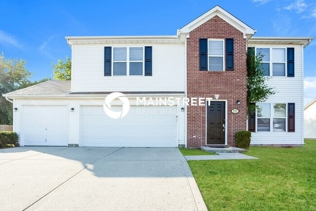 Building Photo - 4 Bedroom Pet-Friendly Home in Indianapolis, IN with Main Street Renewal
