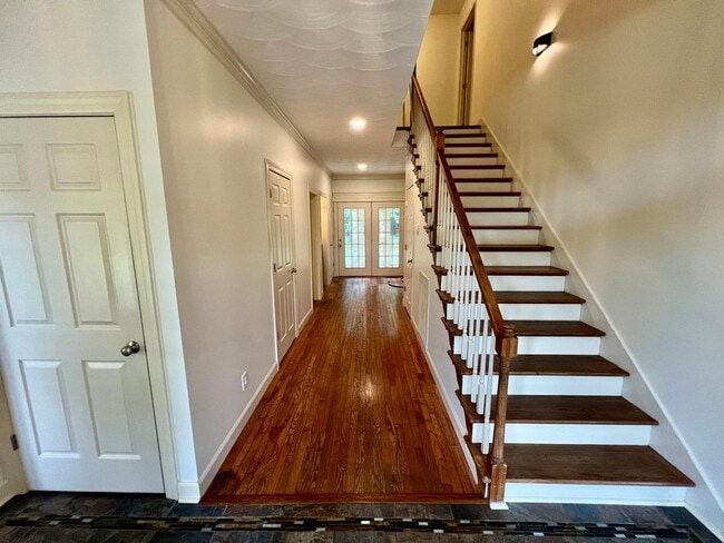 Photo - 1302 Honeywood Pl