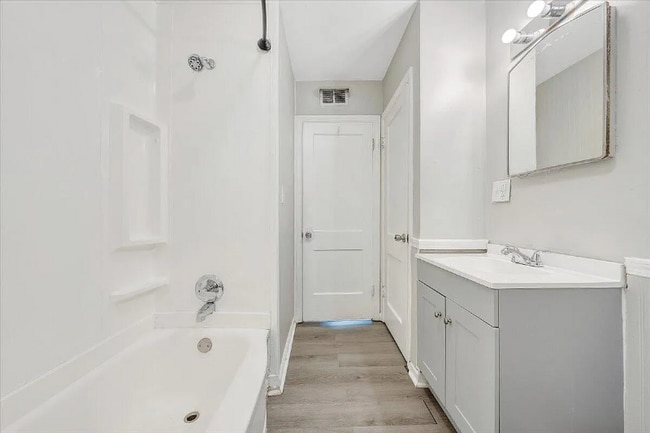 Photo - 2109 Colgate St NE