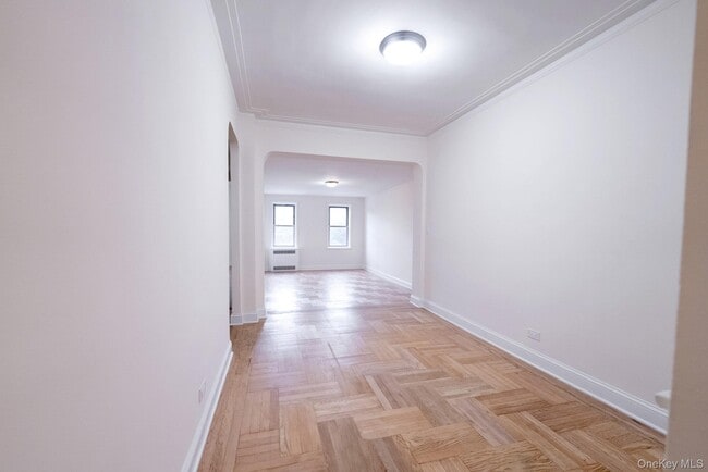 2190 Boston Rd Unit 5M