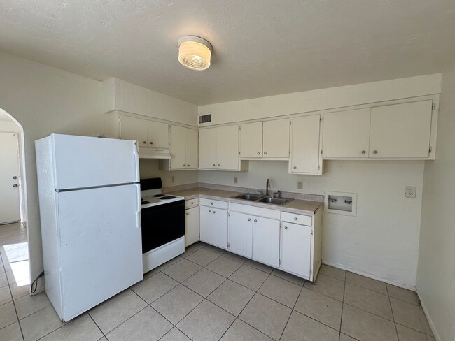 Photo - 2814 N Fontana Ave Unit 2814 N Fontana Ave  B