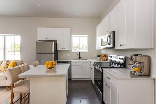 Building Photo - 7806 Clearview St Unit 22 Rental