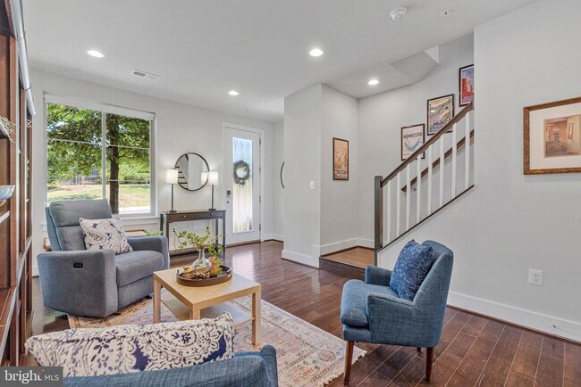 Building Photo - 4810 Garden View Ln