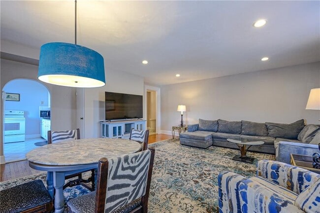 Photo - 10 Pell St Unit 3B