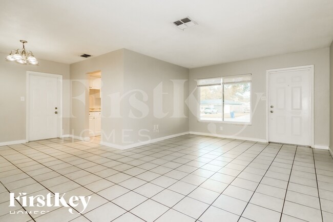 Photo - 1429 Satsuma St