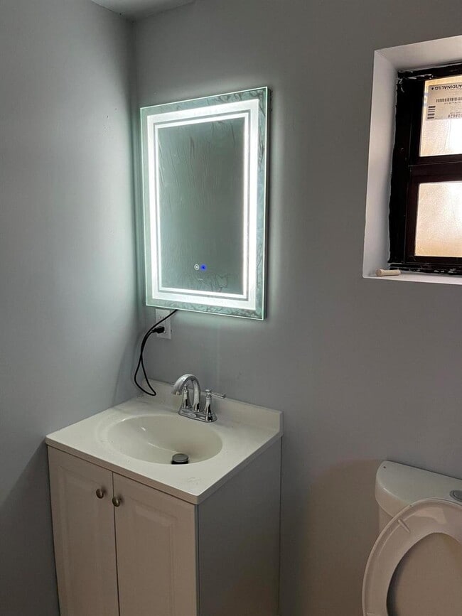 Photo - 3 bedroom in Miami FL 33142