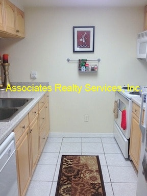 Photo - Nice 2 Br in Mill Run of SW 20th Ave! Great location! Must See!