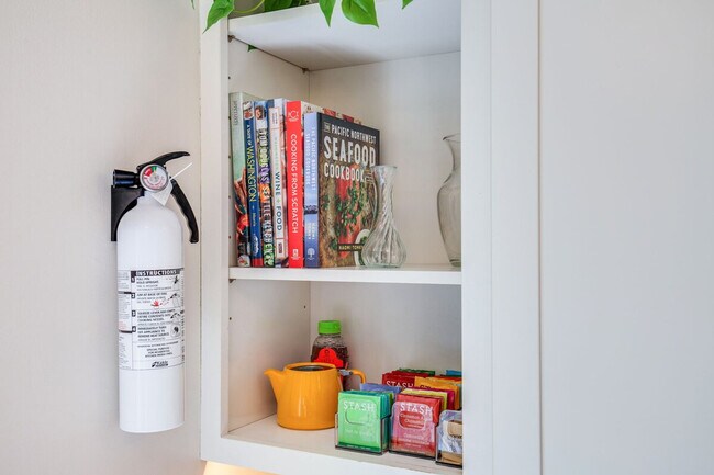 Photo - 1706 Warren Ave N Unit SI ID1035890P