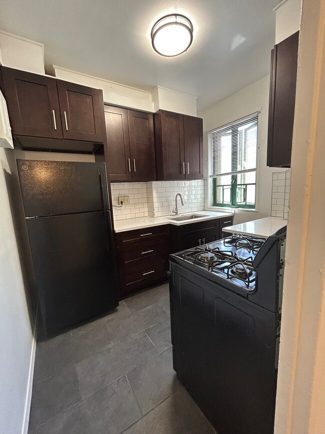 Photo - 1594 Metropolitan Ave Condo Unit 5G