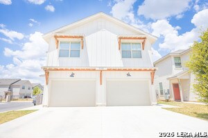 Building Photo - 10351 Lynwood Branch