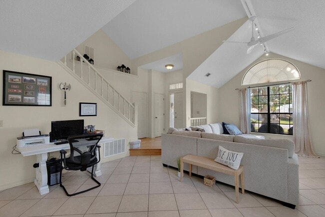 Photo - 407 Parkwood Pl