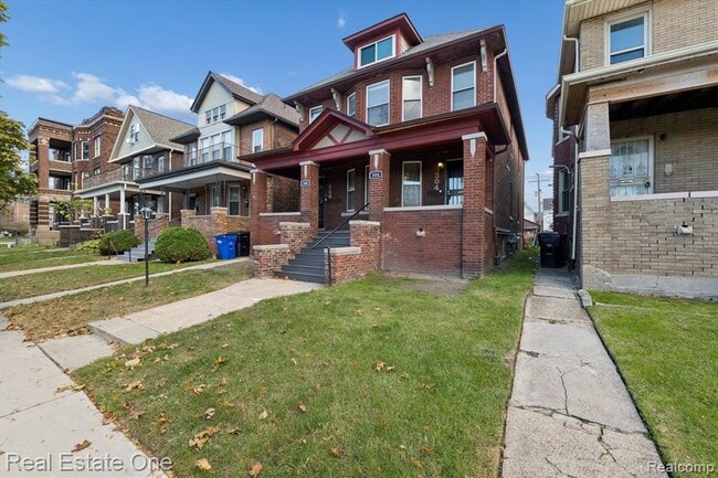 Photo - 304 Hendrie St