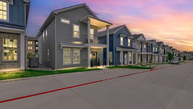 Sunset View - Heritage Court Luxury Townhomes *Now Open